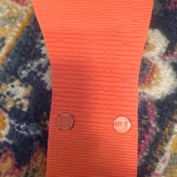 Lindsey Phillips coral color Flip Flops - Picture 4 of 6